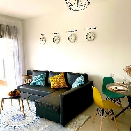 • Spacious Apartment In Trendy Akko/Acre • Exterior photo